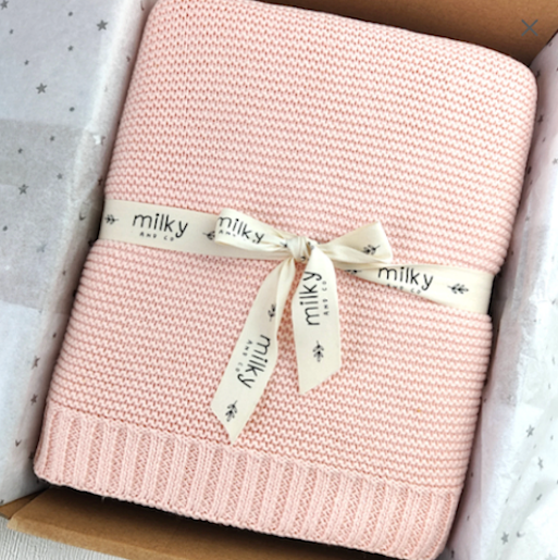 Couverture maille  rose personnalisée